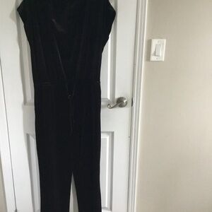 Black velvet look jumpsuit Halston Large ,washable